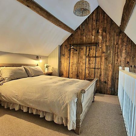 The Threshing Barn At Penrhos Court Villa Kington  Cameră foto