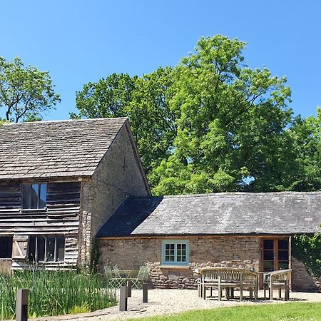 The Threshing Barn At Penrhos Court Villa Kington  Cameră foto