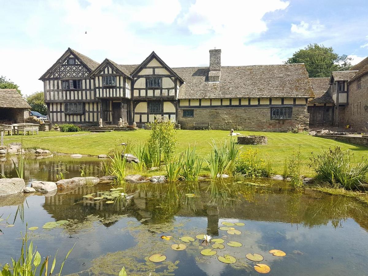 The Threshing Barn At Penrhos Court Villa Kington  Exterior foto